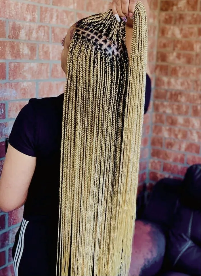 Knotless Braids at D&Daughters, Manchester